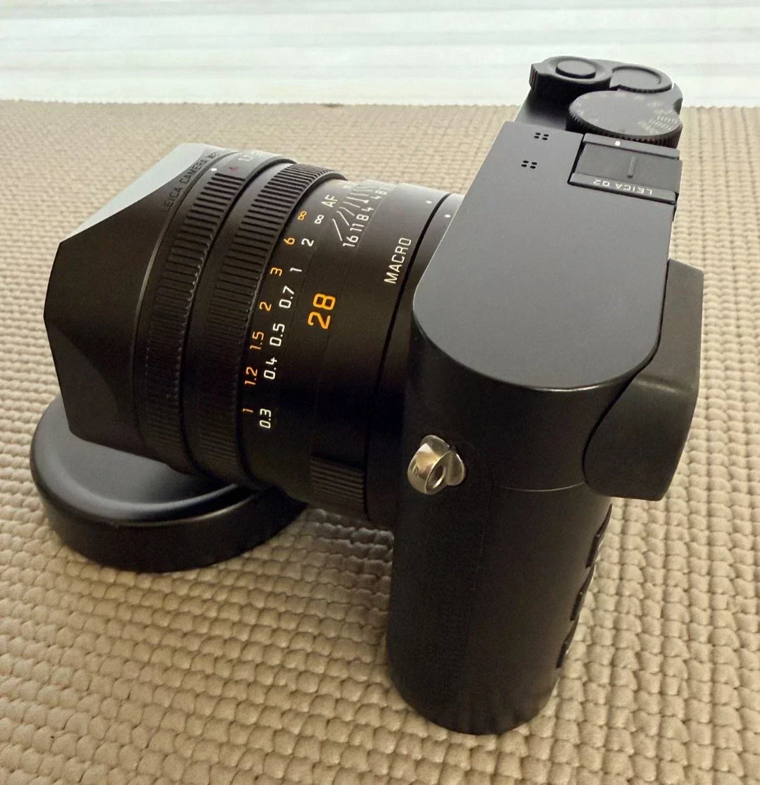 Leica Q2 47.3 MP Digital SLR Camera - Pristine condition w/extras