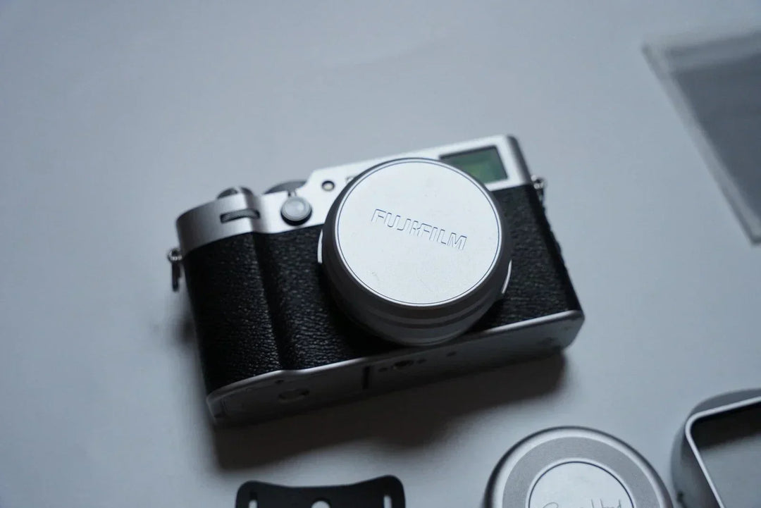 Fujifilm X100VI Silver + Box & Accessories | 23mm f/2 | Excellent Condition ✅