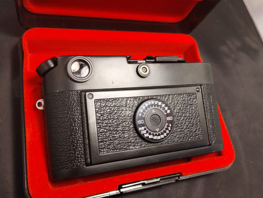 Leica M6 Black non-TTL Rangefinder Film Camera Body w/strap &amp; original box